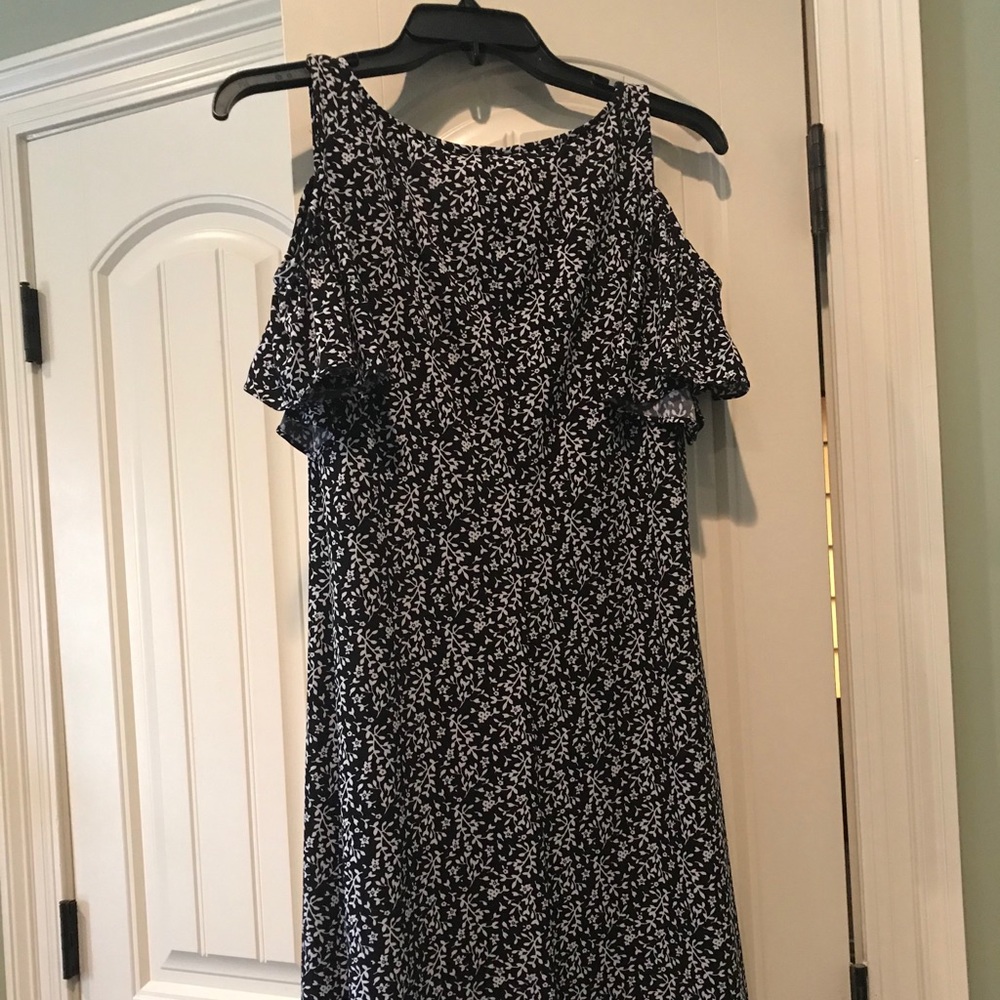 Dress - Picture 2 of 8